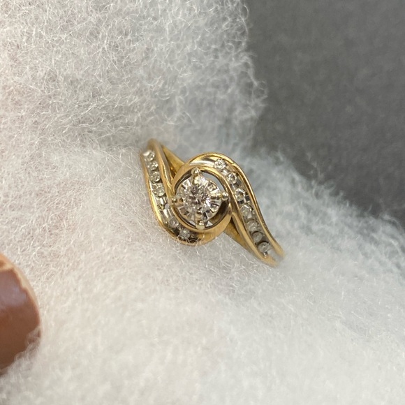 10k yellow gold diamond weight of 3/8 carat size 6.5 - Picture 1 of 14